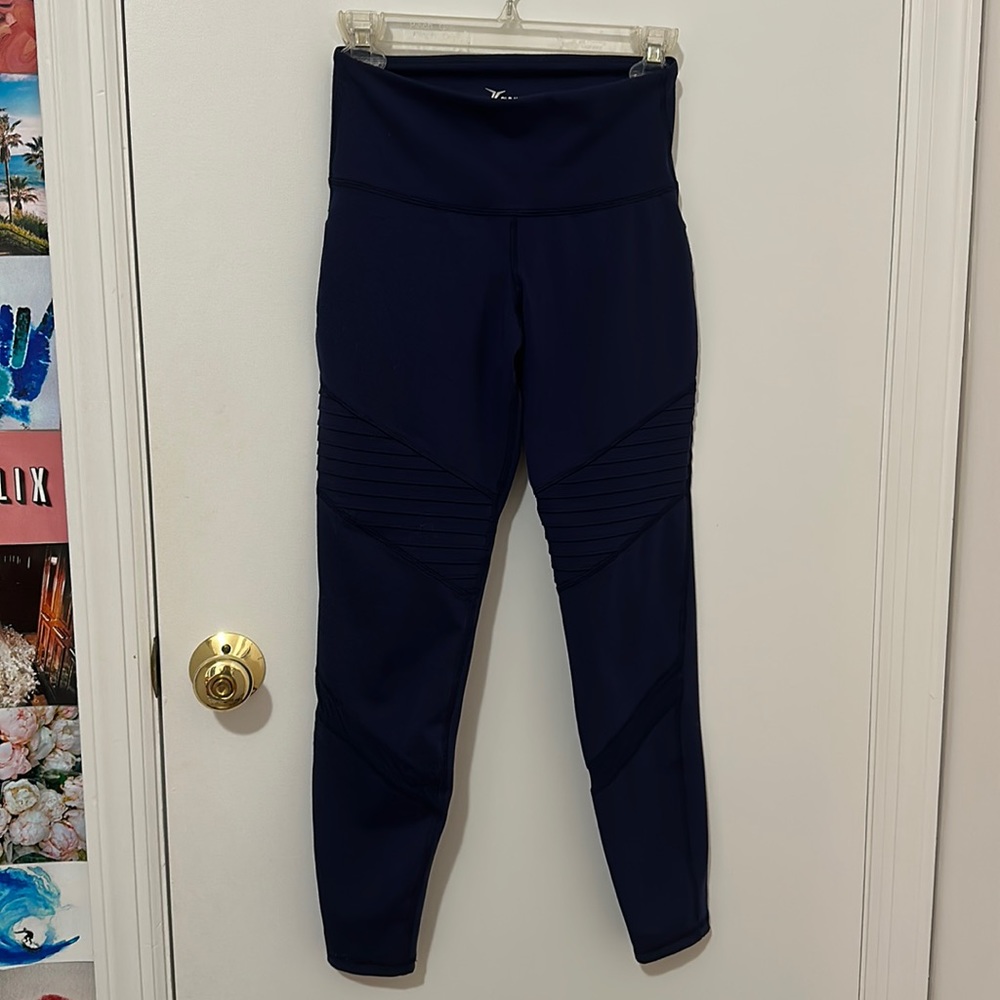 Old Navy “go-dry” activewear leggings!